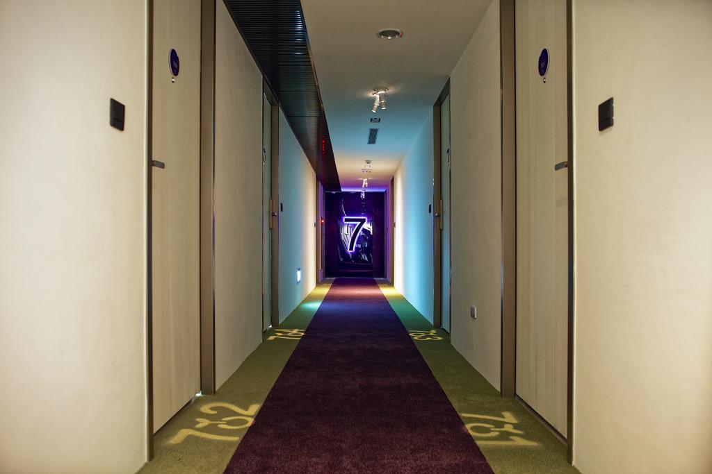 Hotel 7 Taichung Buitenkant foto
